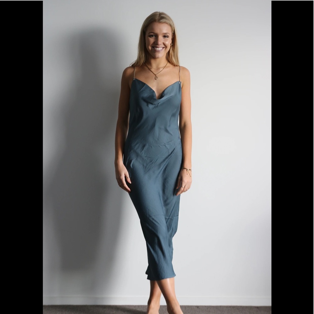 CHAIN MIDI DRESS (FINAL SALE) - Picture 2 of 4